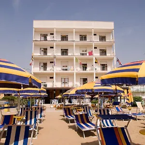 albergo-villa-garda.hotelslidodijesolo.com/